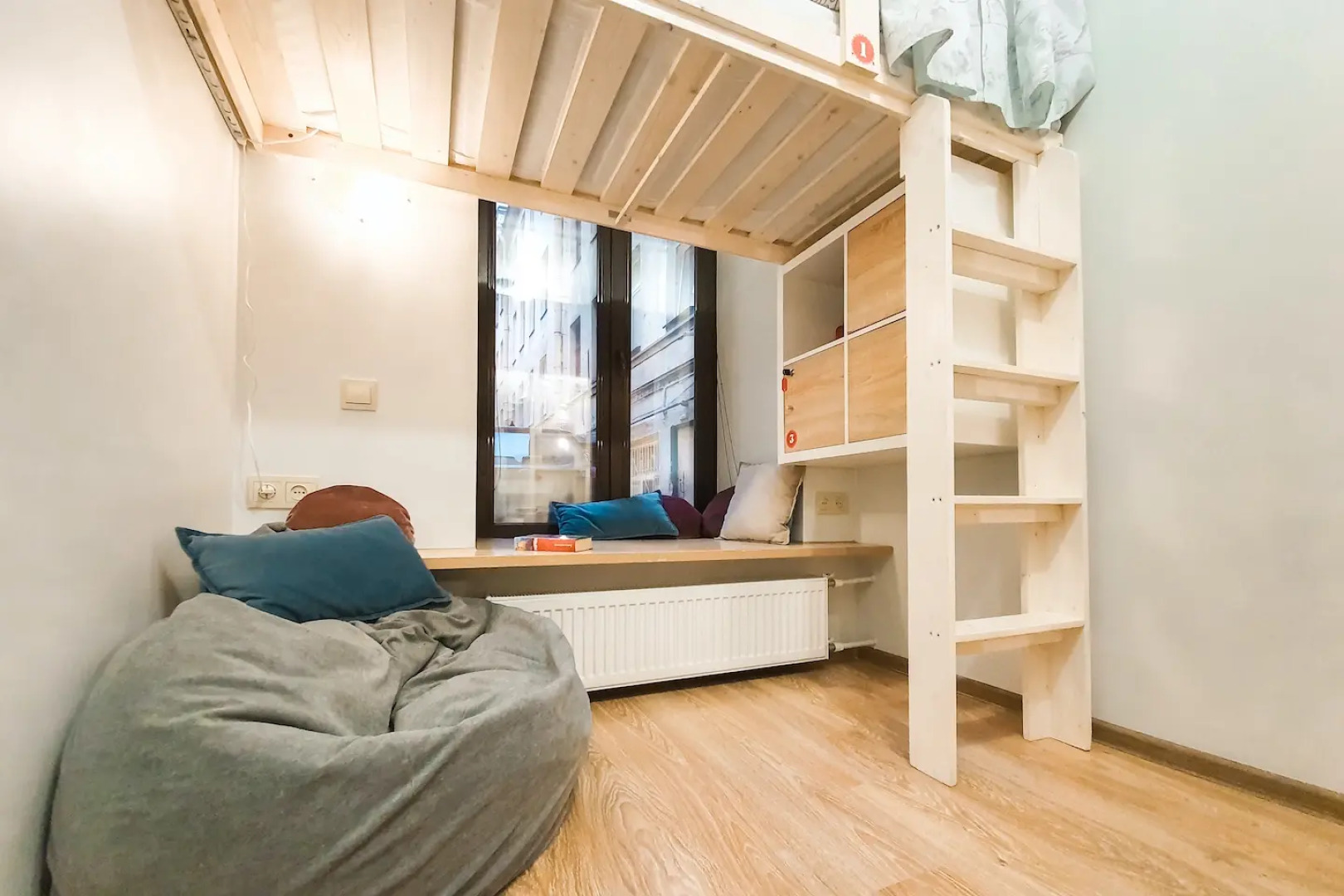 Лайк Хостел Санкт-Петербург на Театральной