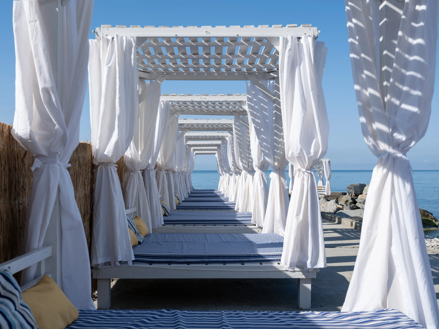 Отель HIDENS APART HOTEL