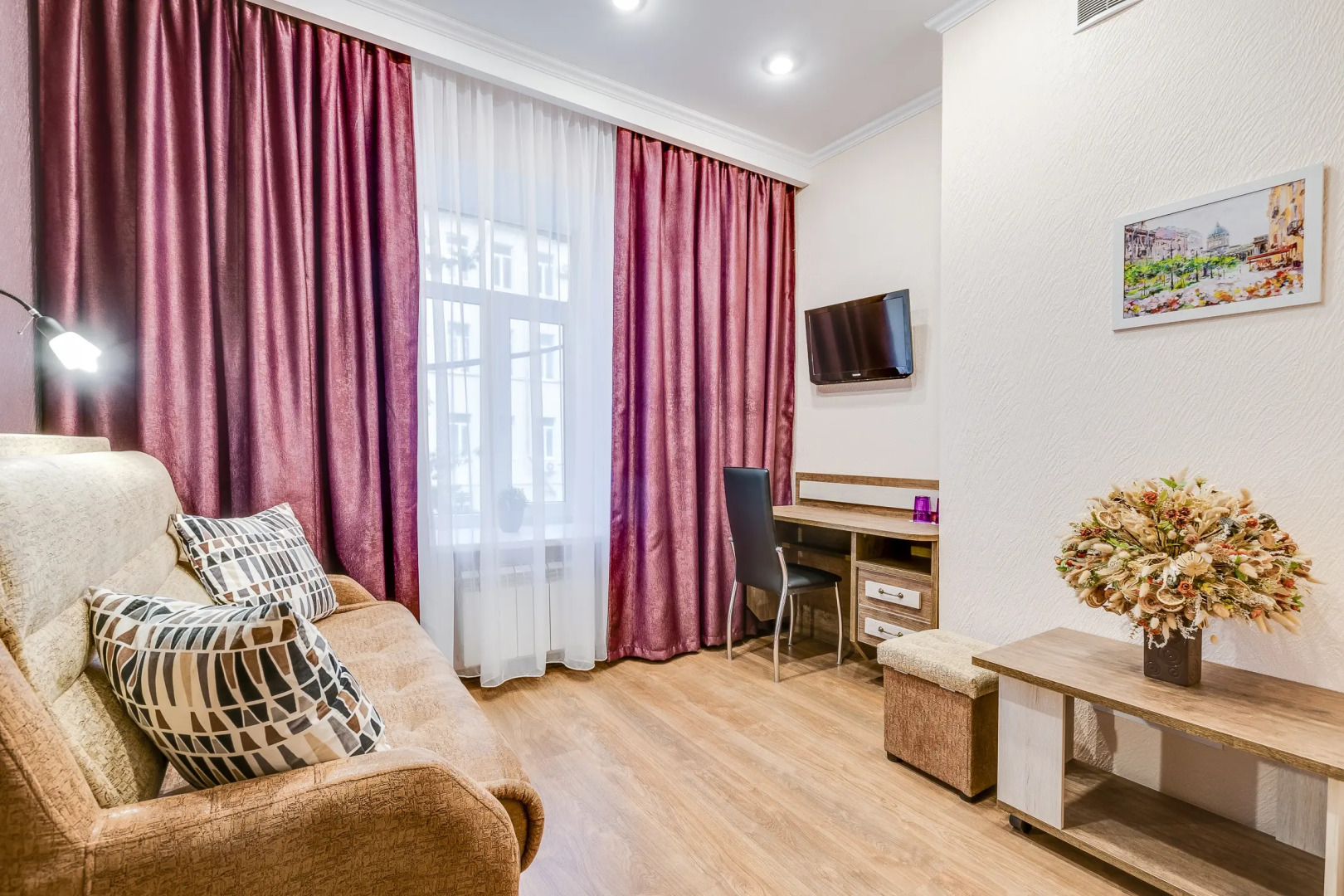 Отель Велес