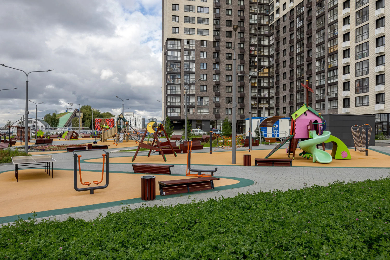 Квартира Уютная 2х комнатная у метро Нагорная