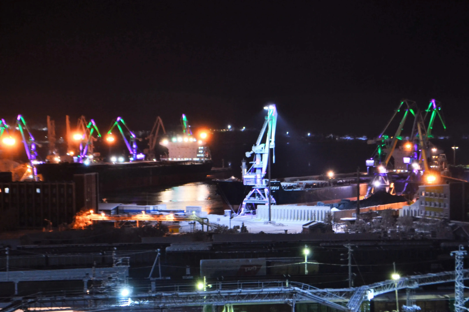 Квартира двухкомнатная с сауной лифтом и балконом