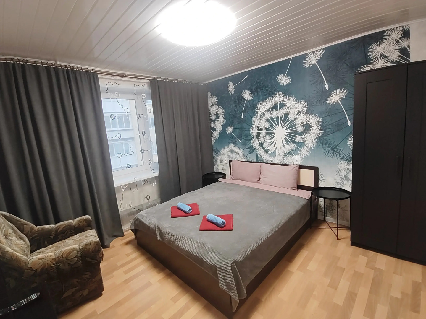 Квартира с тремя раздельными спальнями лифтом и балконом