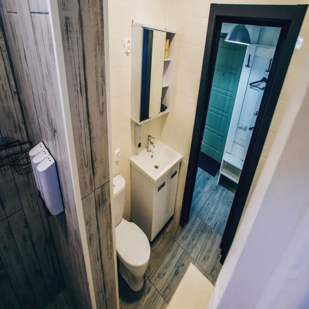 Частный дом за городом Монотель синий дом