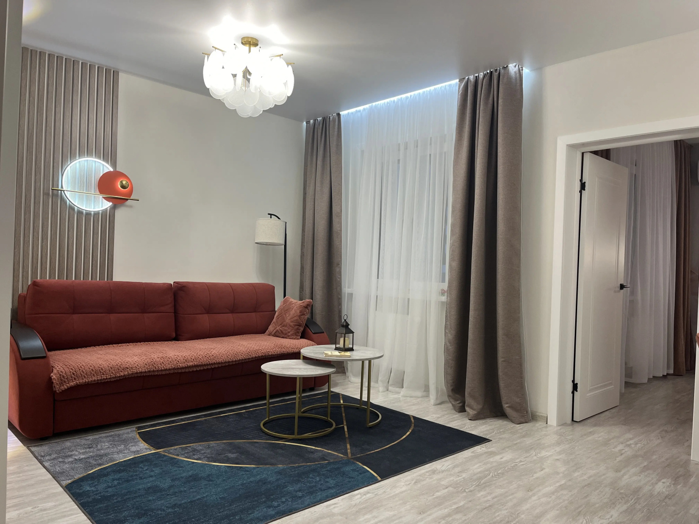 Квартира Парадайз LUX с камином в центре