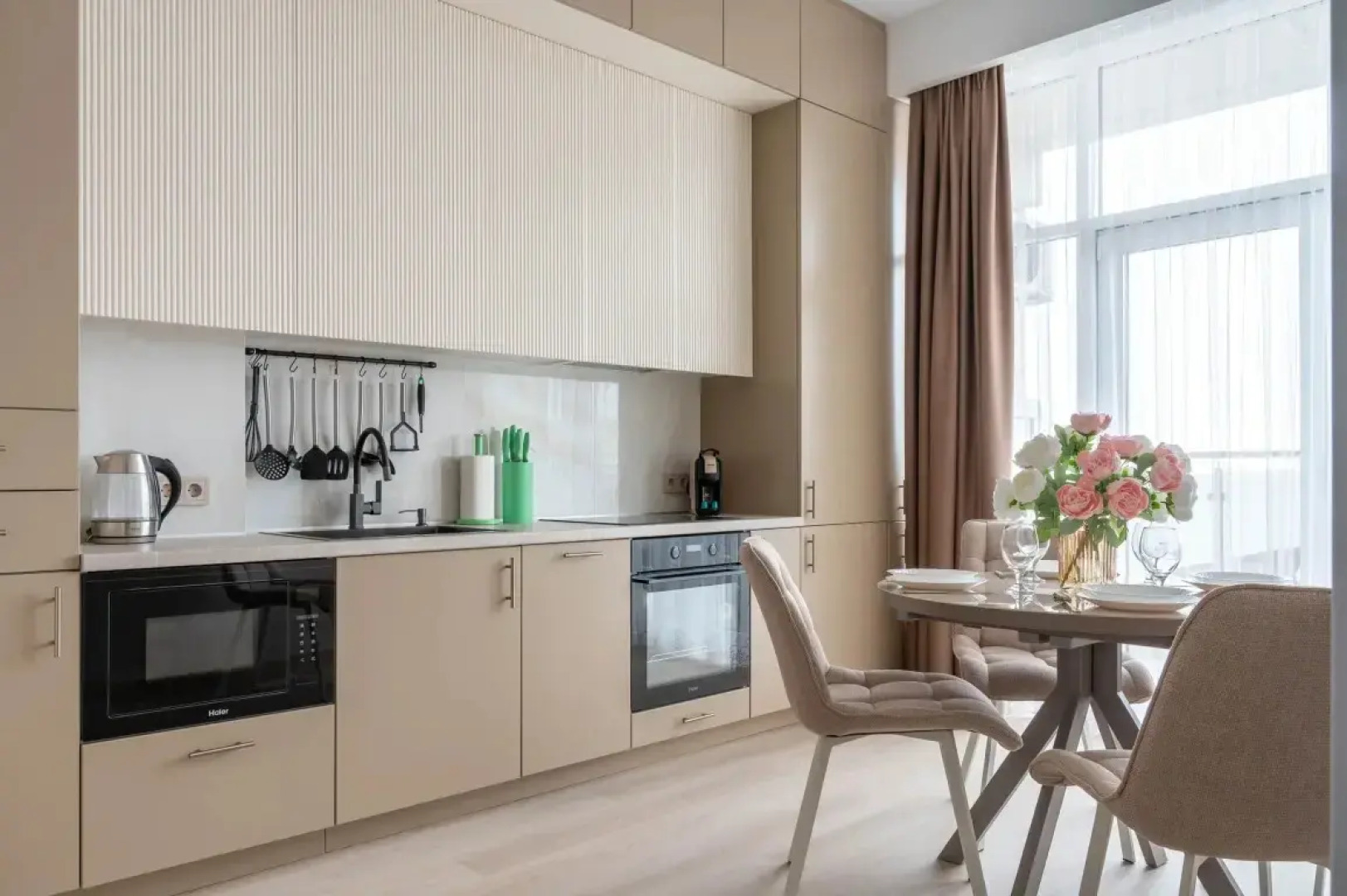 Апартаменты RED APARTMENTS Светлана Парк Офелия