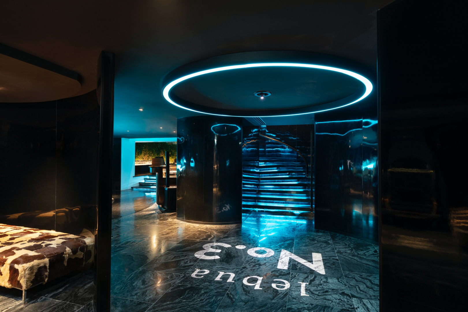 Отель Tower Club at lebua