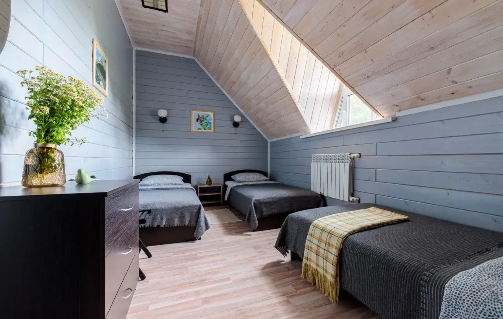 Частный дом Двухэтажный коттедж с 4 спальнями