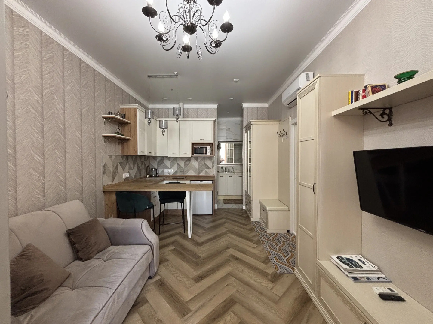 Апартаменты Семейная студия Люкс Монро