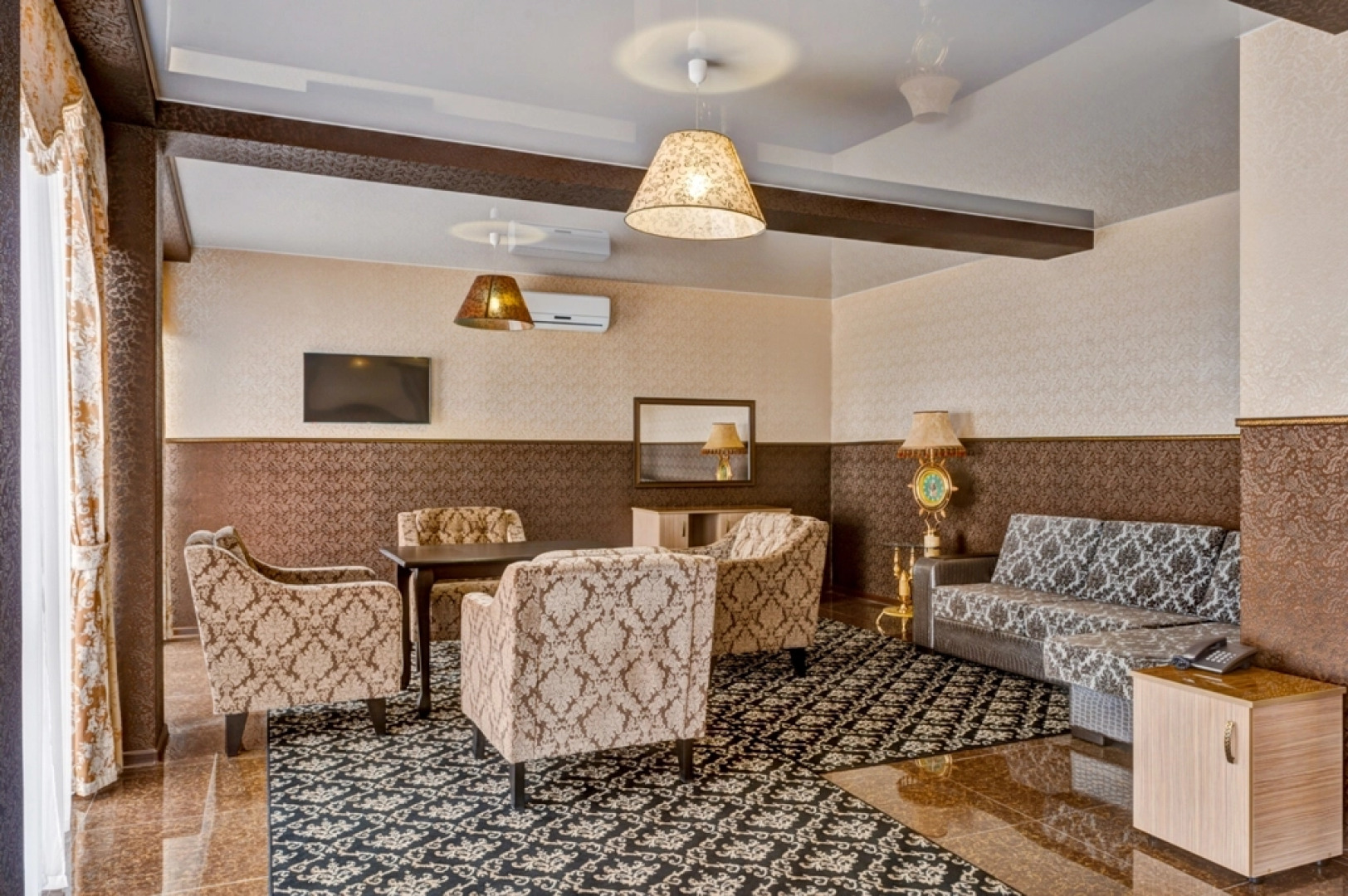 Отель Наири