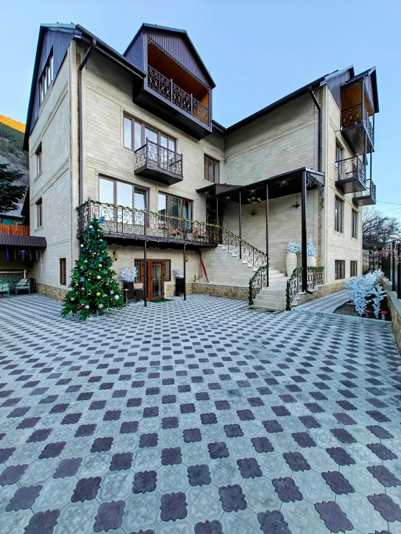 Отель Golden House