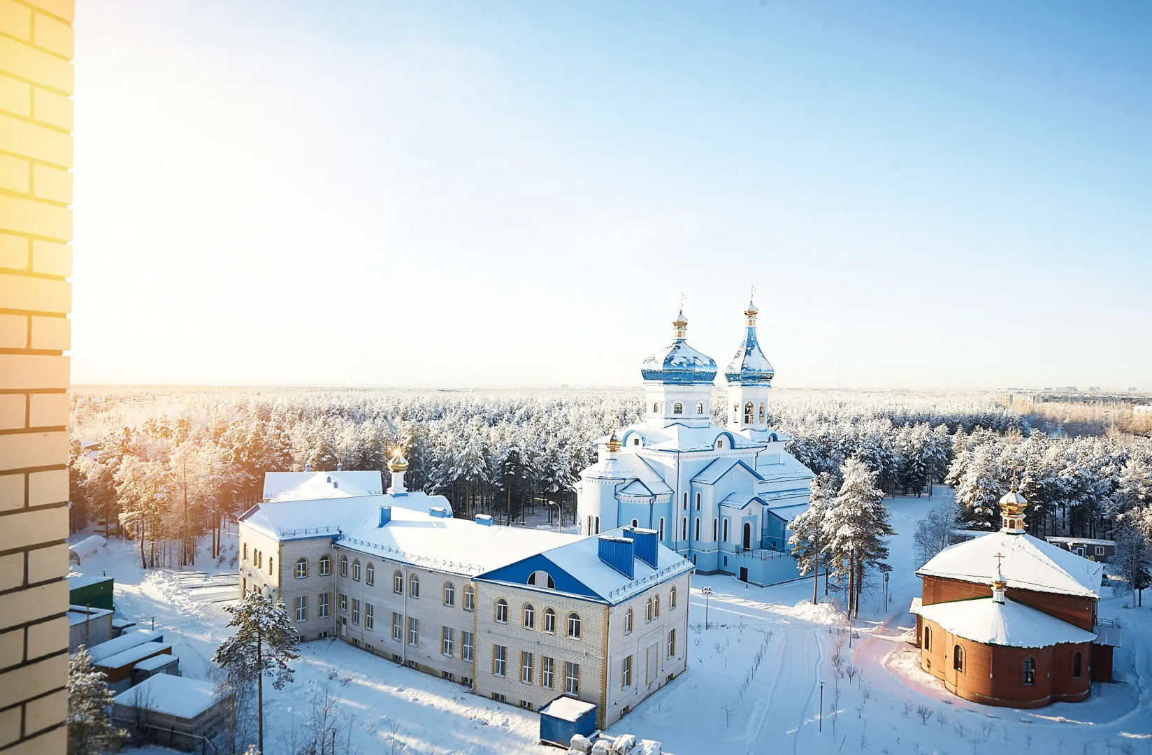 2-к. полноценная квартира, класса люкс, с панорамой на храмовый комплекс