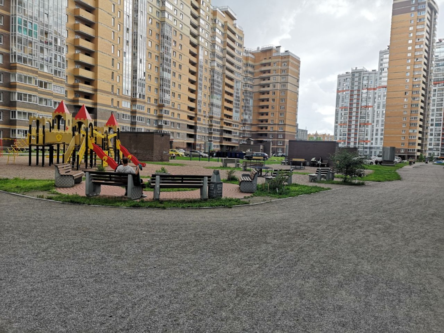 Квартира просторная с балконом и видом на лес