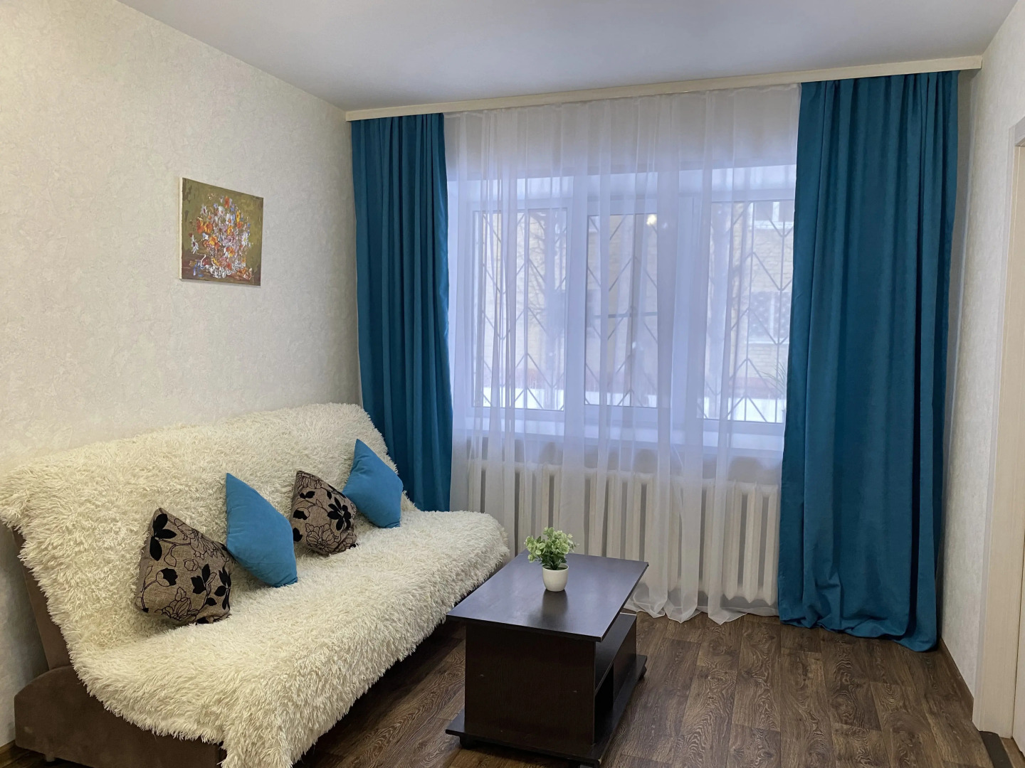 Апартаменты Уютная 2х-комнатная квартира в центре гоpода рядом с набережной