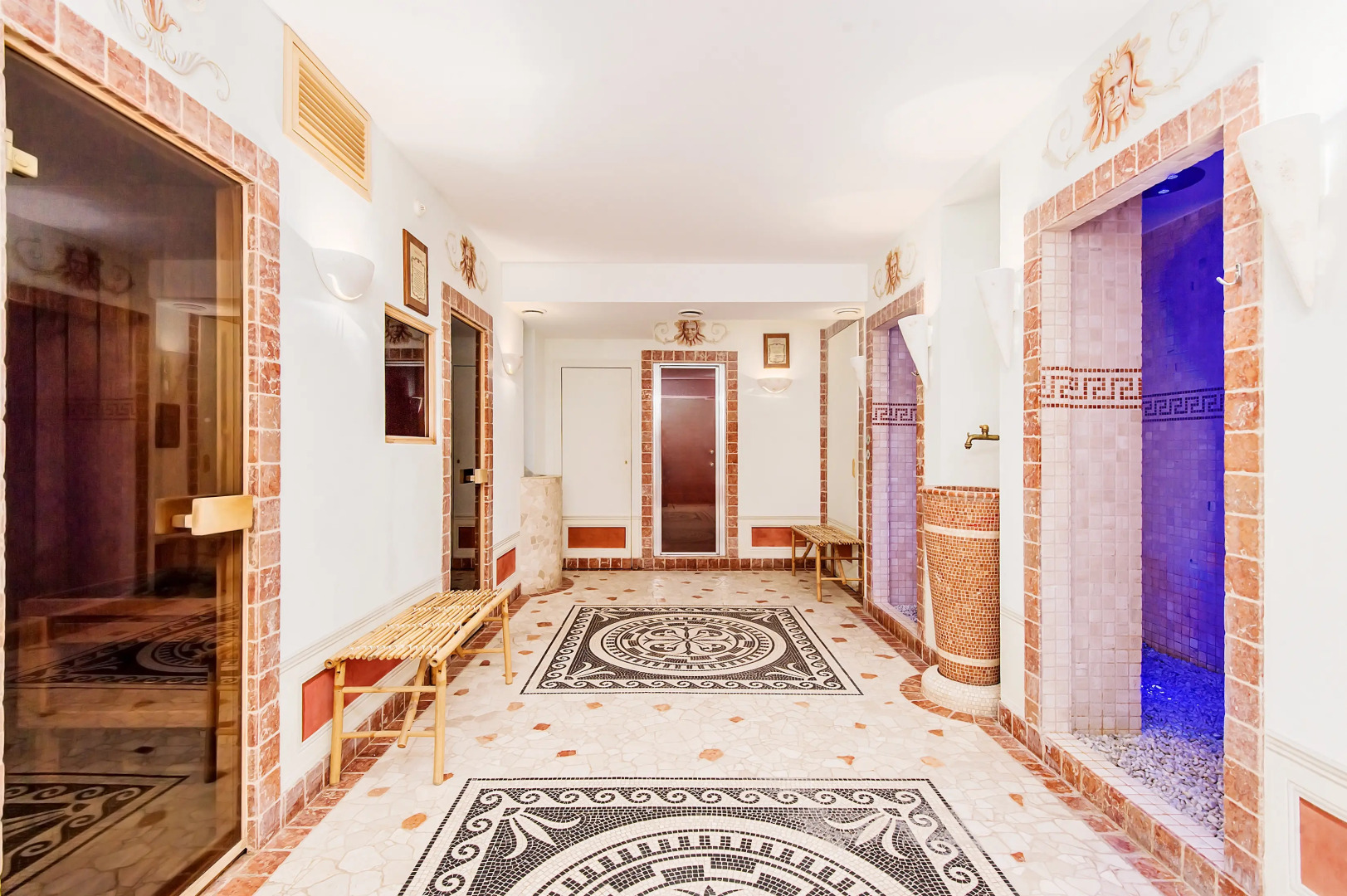 Отель Агора