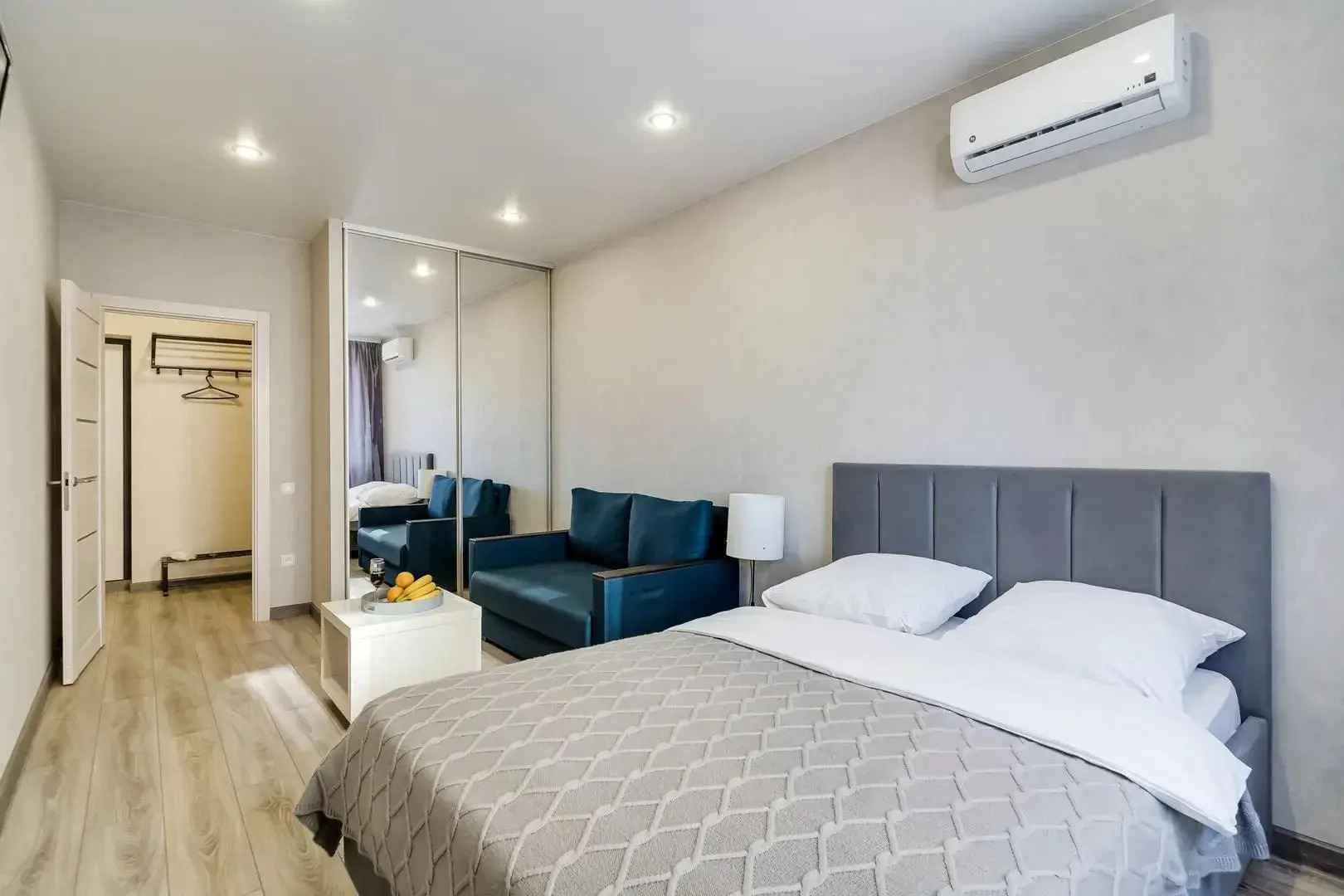 Апартаменты напротив Бизнес центра Аметист