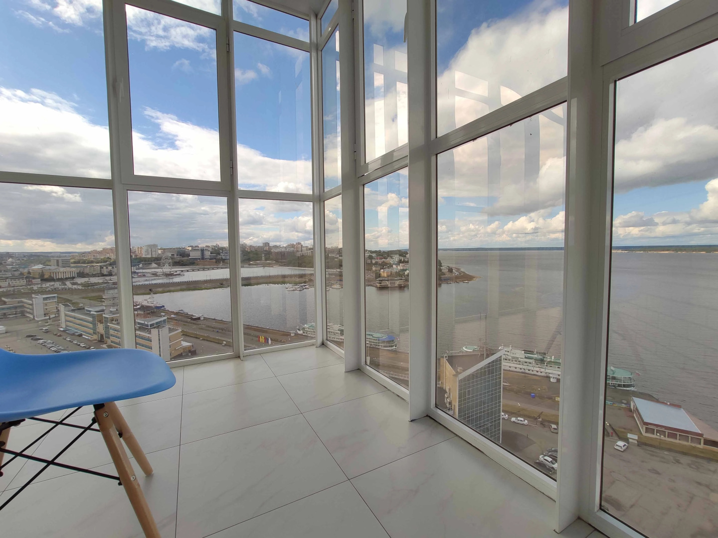 Квартира 2-Комн.на Набережной в Центре Города