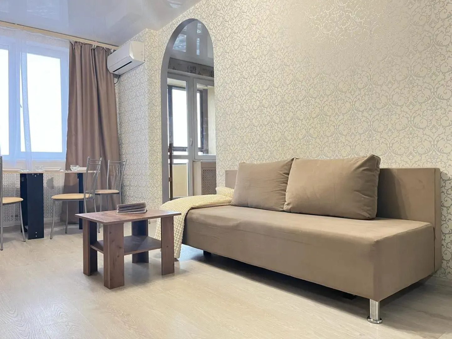 Апартаменты Уютные 3-комнатные на Июльских Днях 1к1