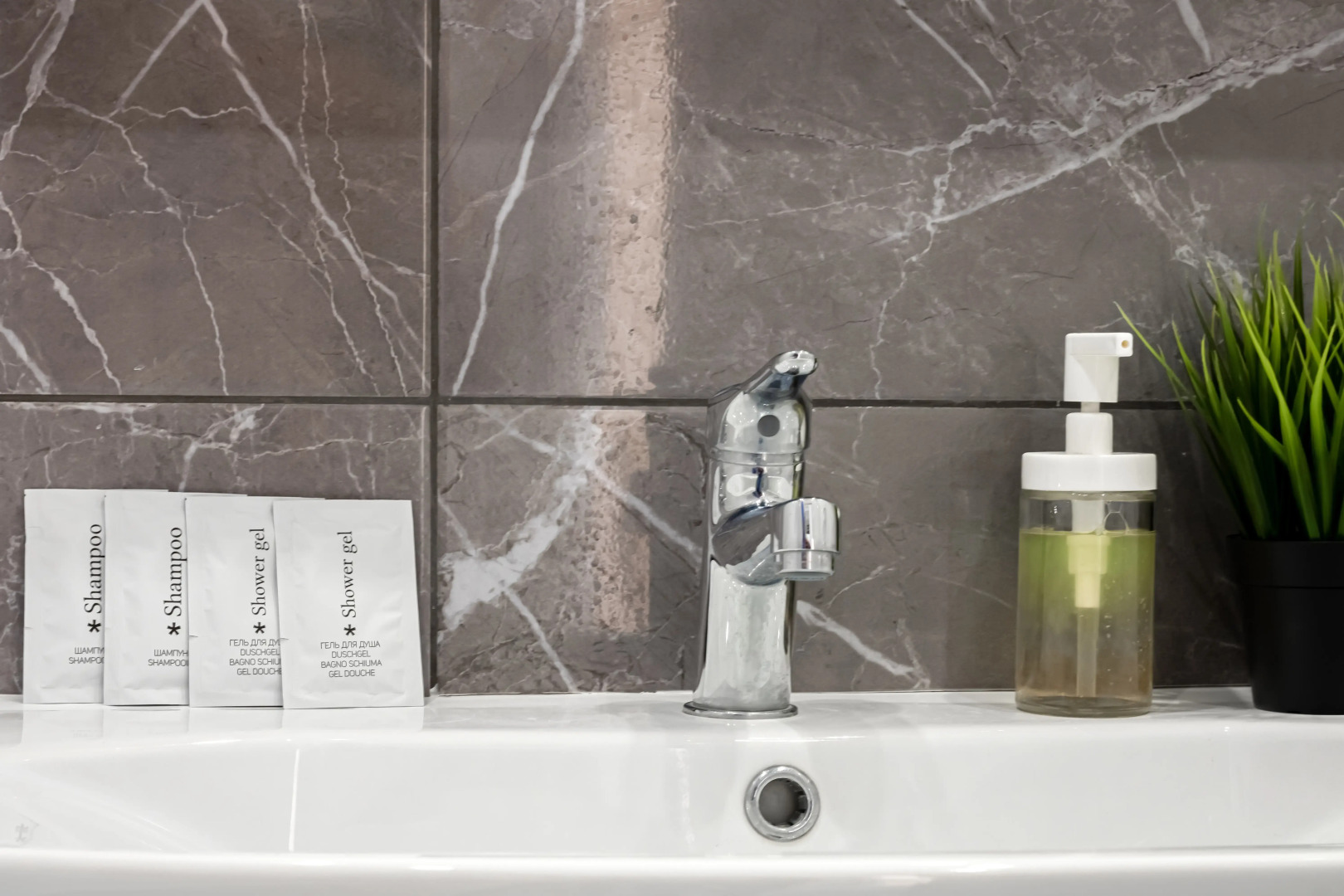 Апартаменты на 17 этаже в светлых тонах с видом на ЖК Тургенев , ФМР, Smart TV, комфорт и стиль by Depart Apart