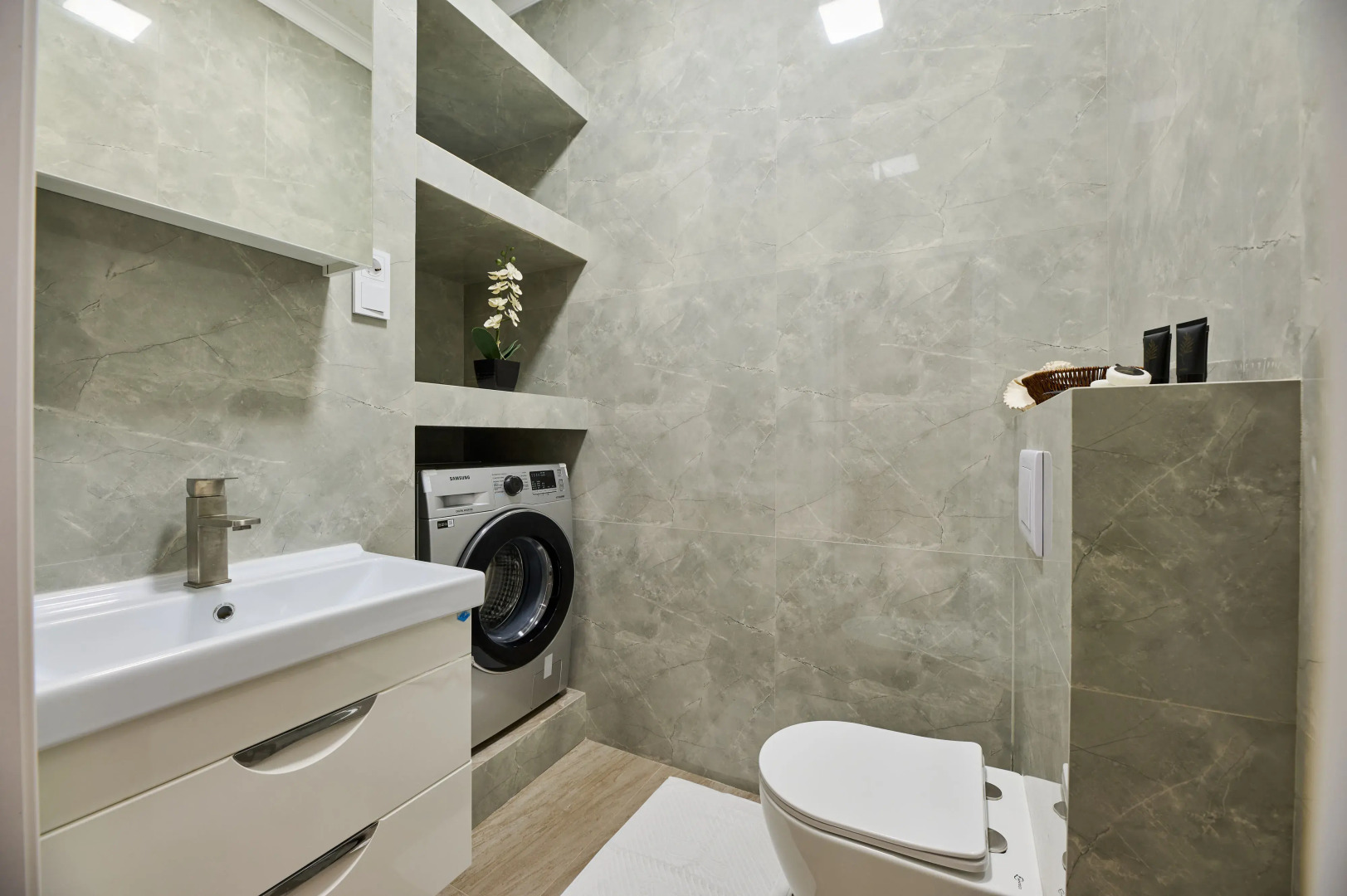 Апартаменты Алма-Ата Пять апартов Business-class рядом ТРЦ MEGA Лучшая локация