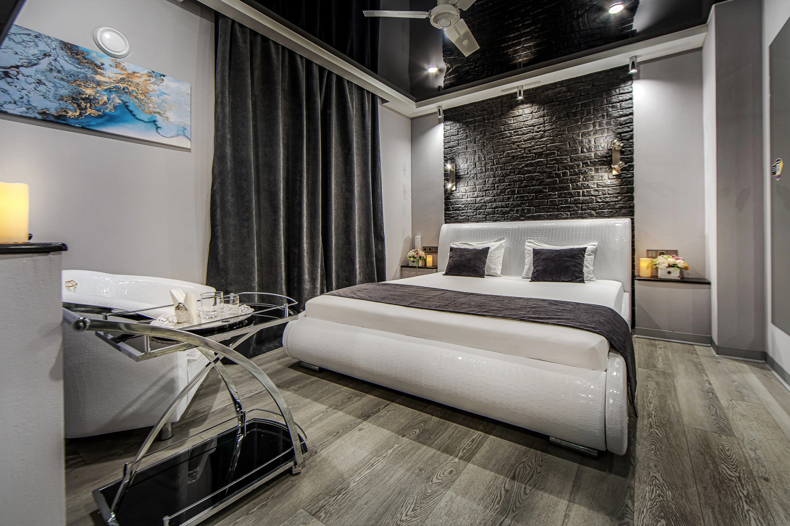 Отель Алекс на Дыбенко