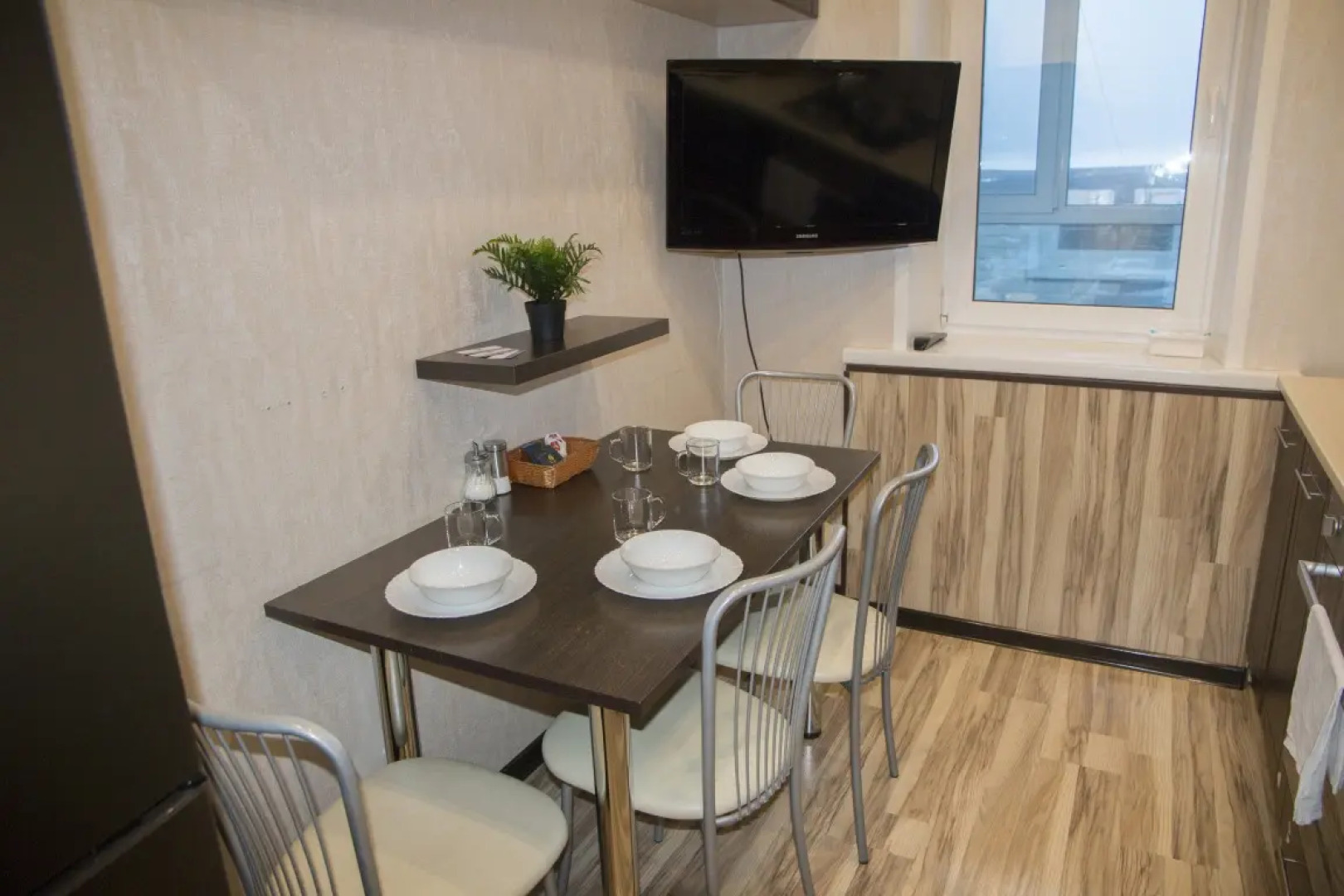 Апартаменты однокомнатные Премиум с джакузи на Парижской коммуны 40