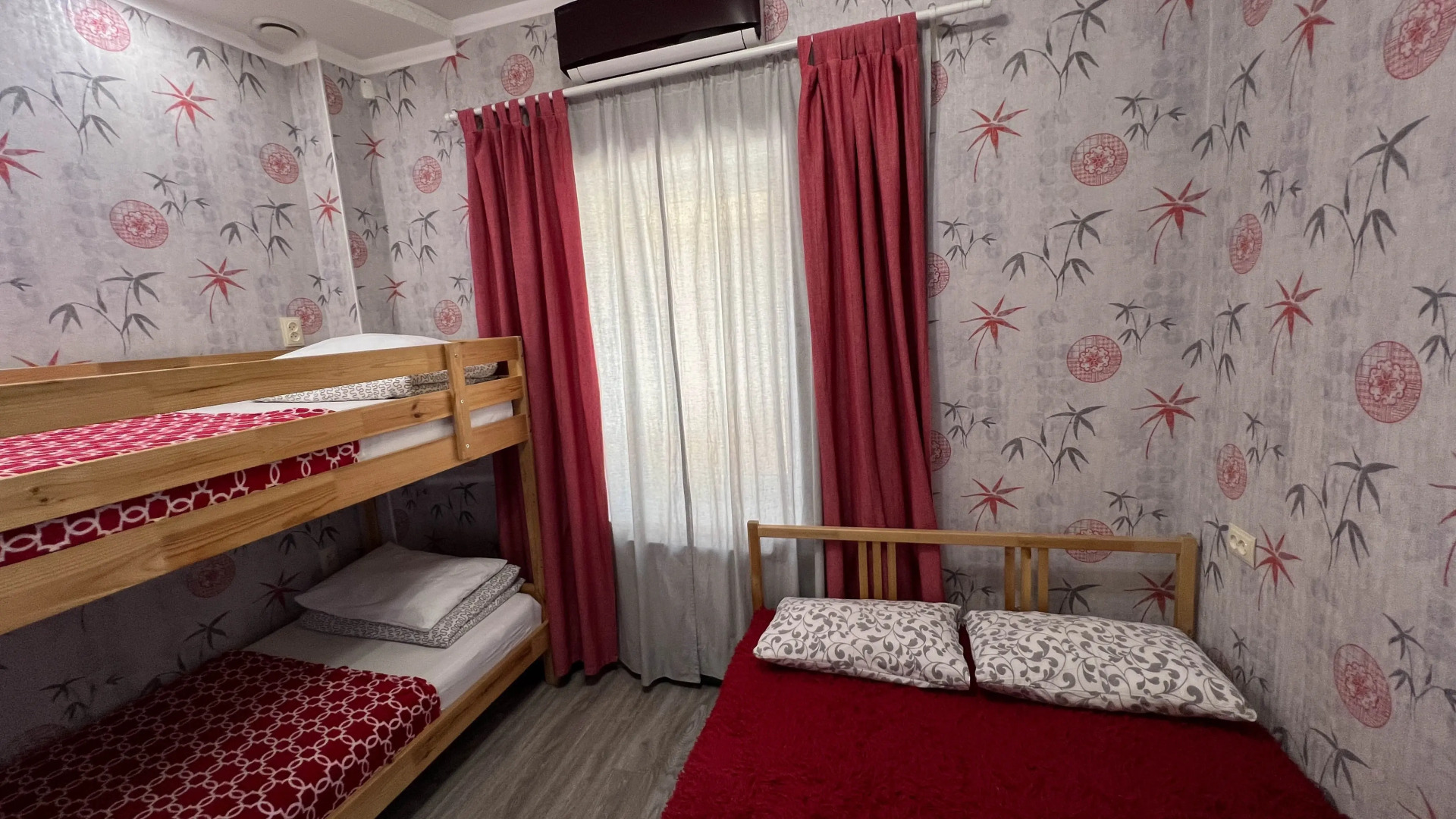 Хостел "Свои"