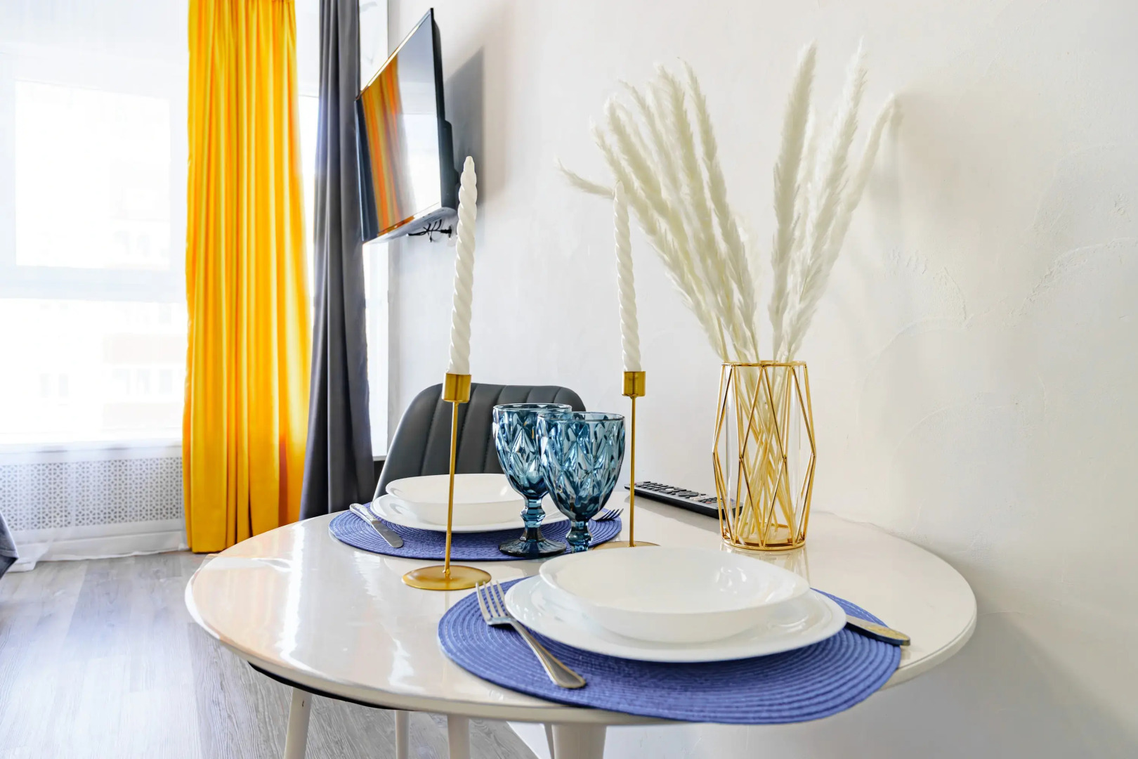 Апартаменты Брутальный Лев на 23 этаже с панорамным видом на реку