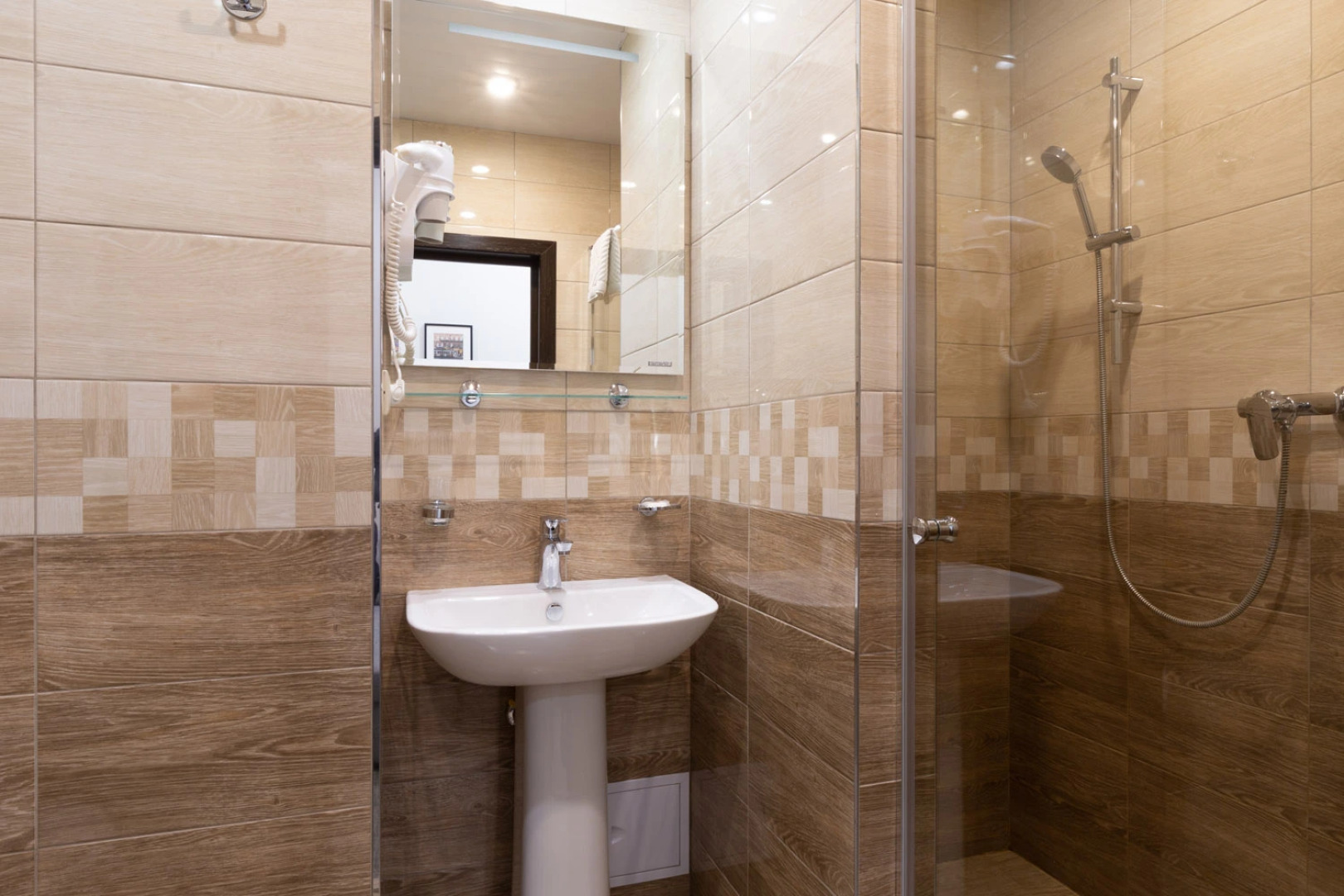 Отель Артхофф