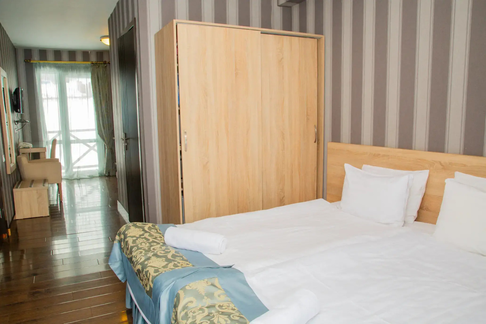 Отель Edelweiss Hotel