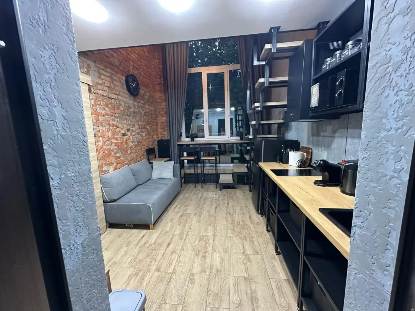 Апартаменты Двухуровневая студия с двумя санузлами в парке