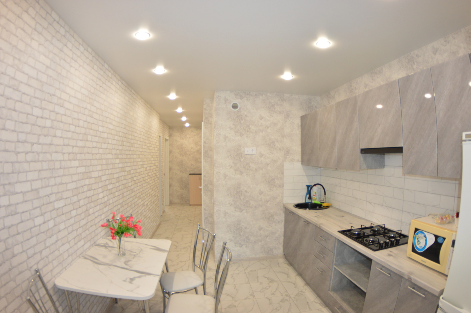 Апартаменты Уютная двухкомнатная квартира на Верхней Дуброве