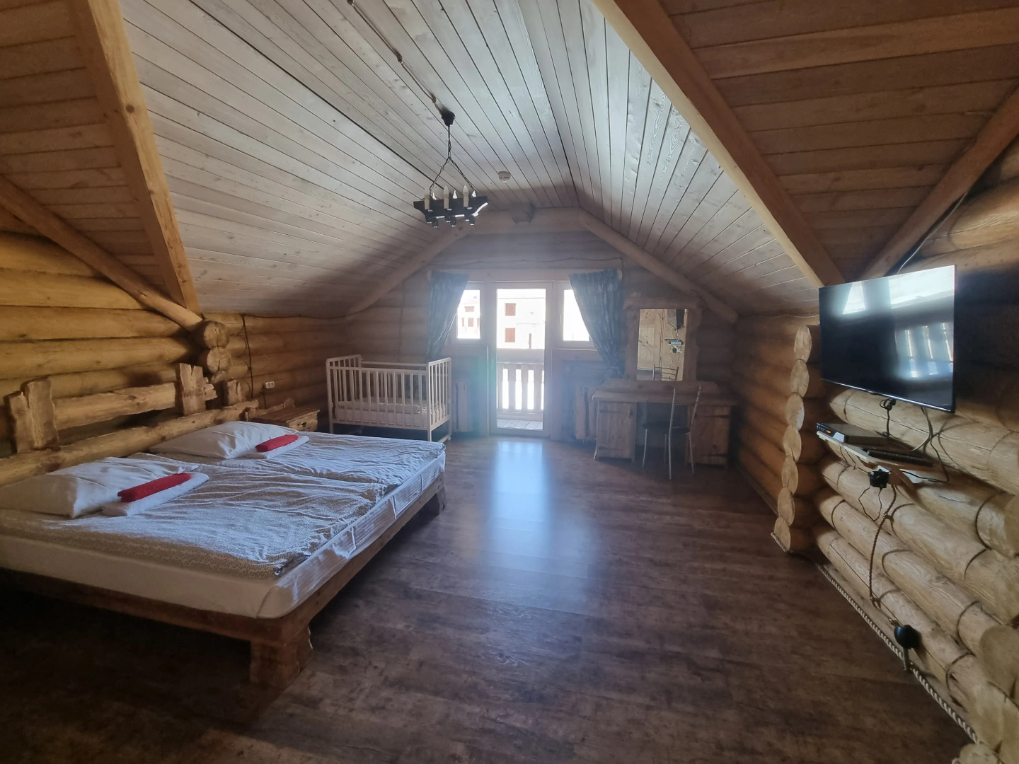 Частный дом Подмосковный Домик с 4 спальнями Люкс