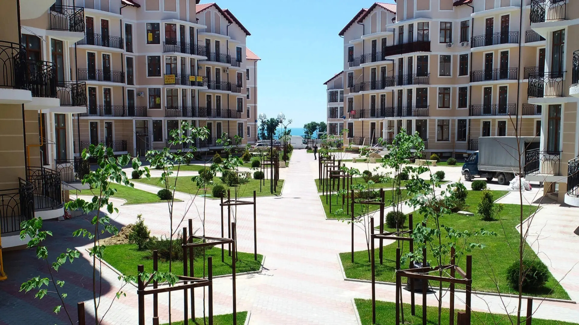 Апартаменты "Наутилус" с балконом в ЖК Черноморский 2