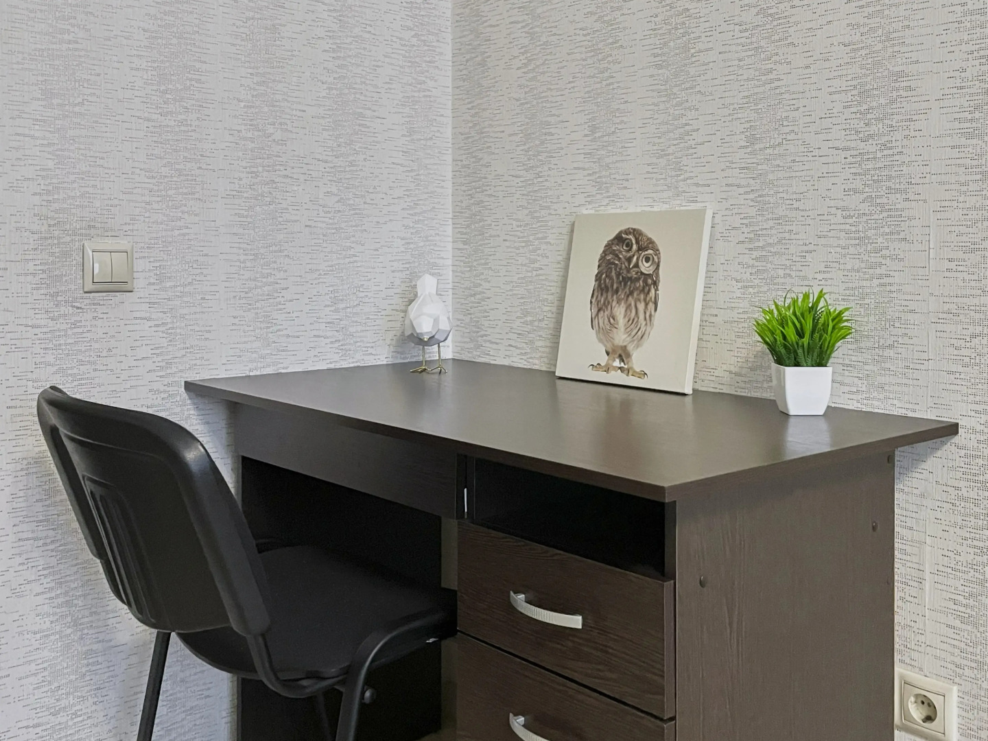 Апартаменты Шикарная двухкомнатная квартира с раздельными комнатами и балконом