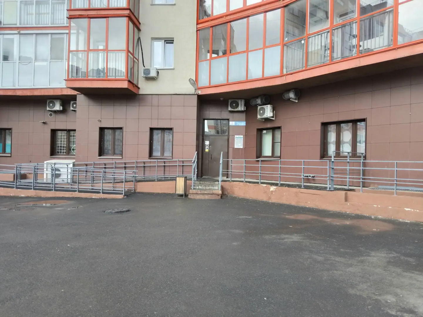 Апартаменты Brauni в Академ Riversaid
