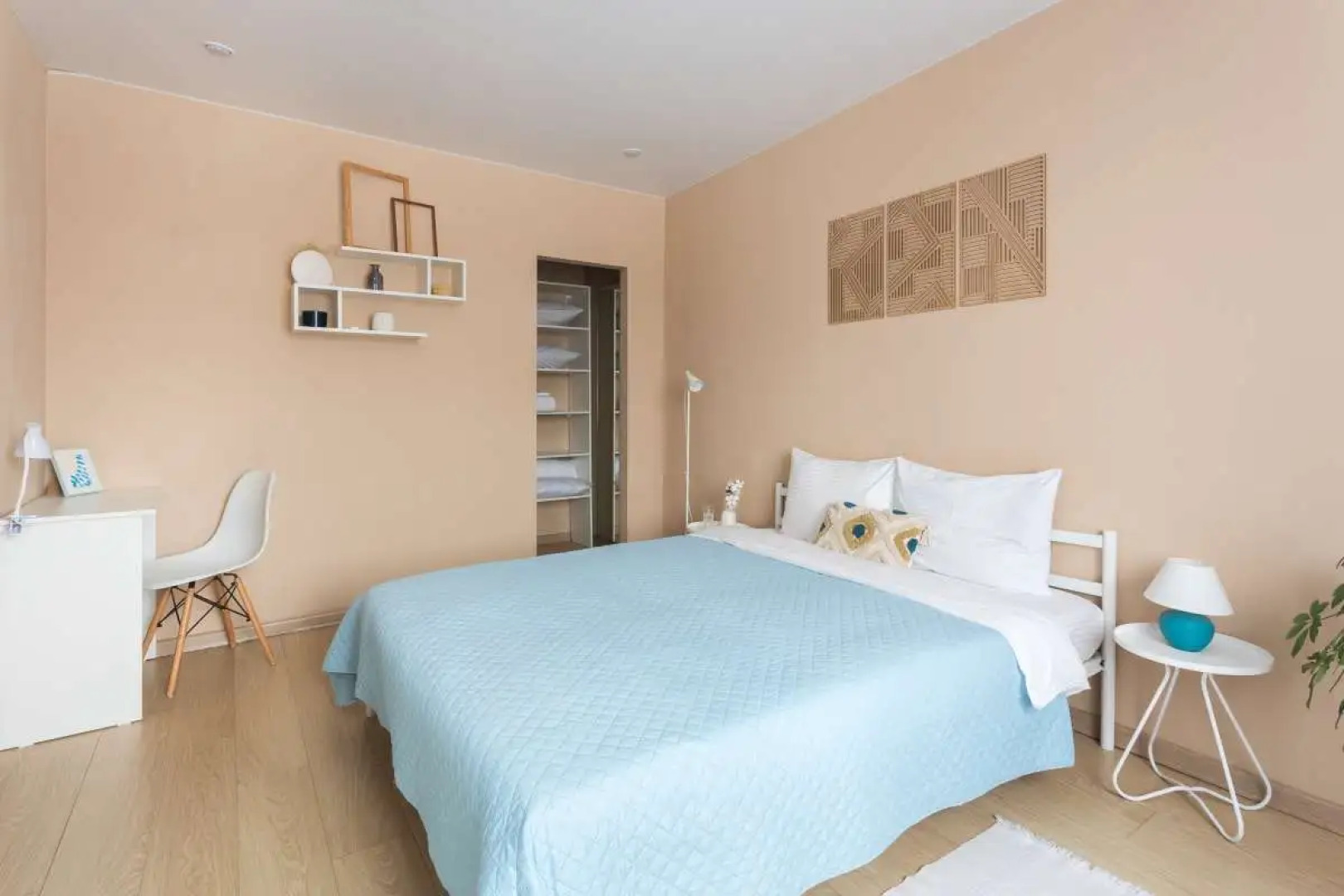 Апартаменты двухкомнатные с Видом на Привокзальную Площадь Hygge Karelia