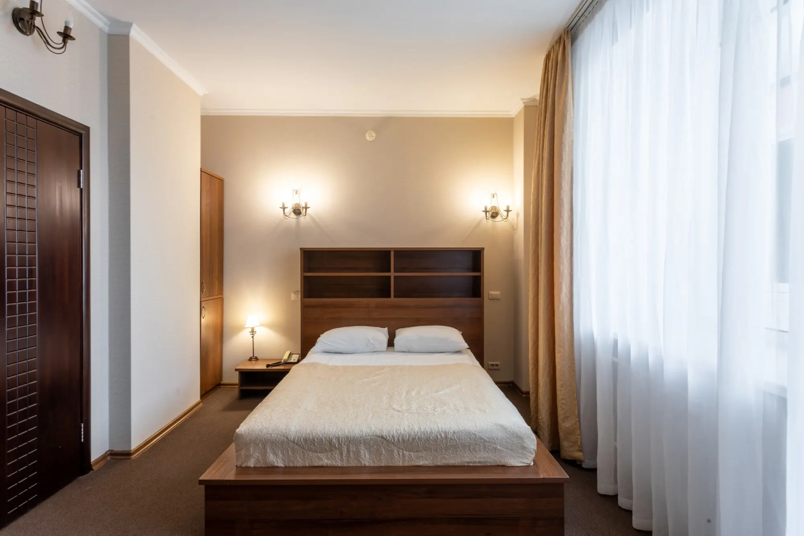 Апарт-отель 22 КВАДРАТА ( Царский двор)