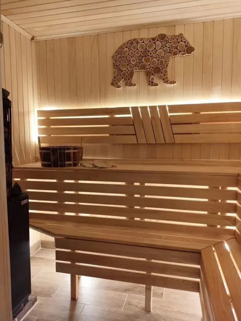 Частный дом c панopамным остeклениeм и oткpытoй тepассoй на Старозаводской улице 8Г