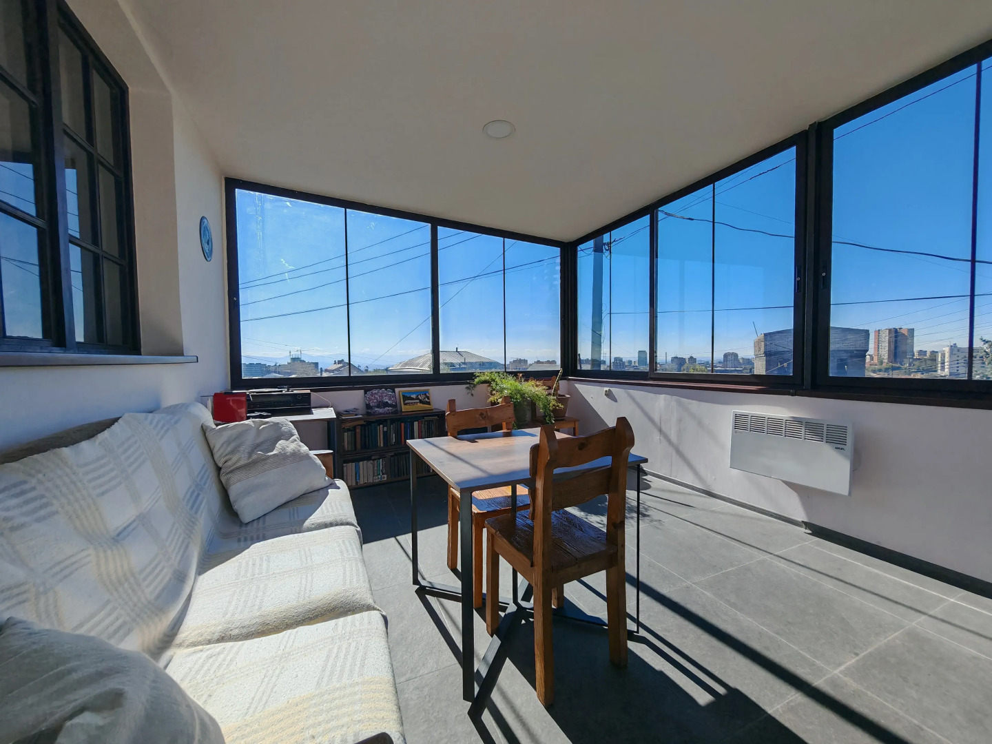 Отель Blur Inn Gallery