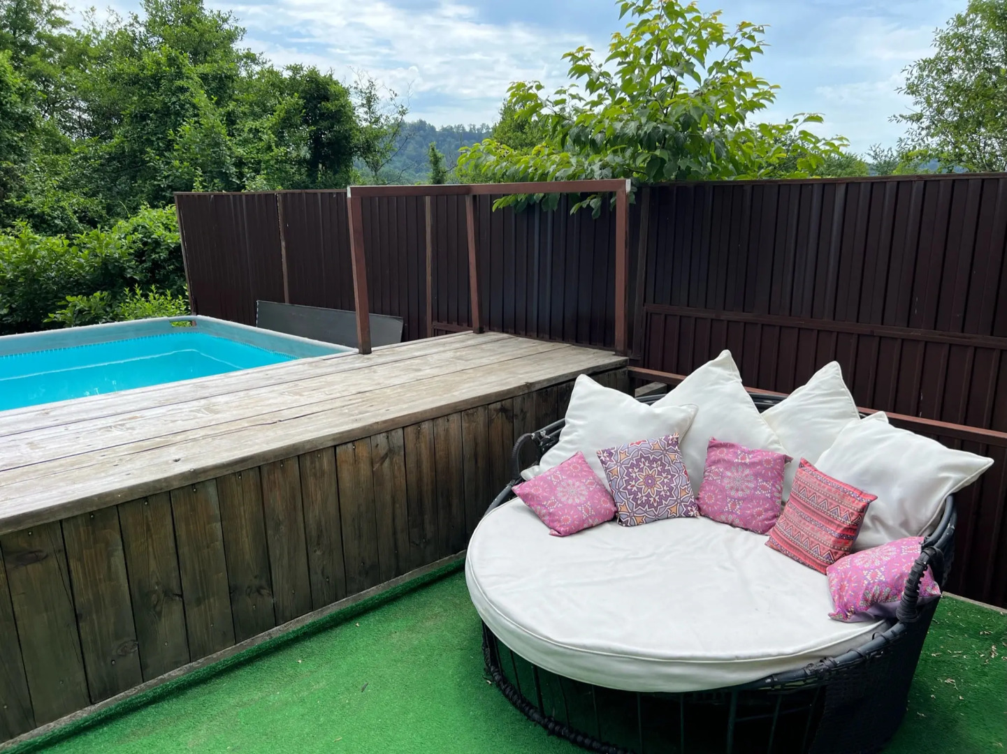 Гостевой дом Солнечная долина коттеджи Гости-24