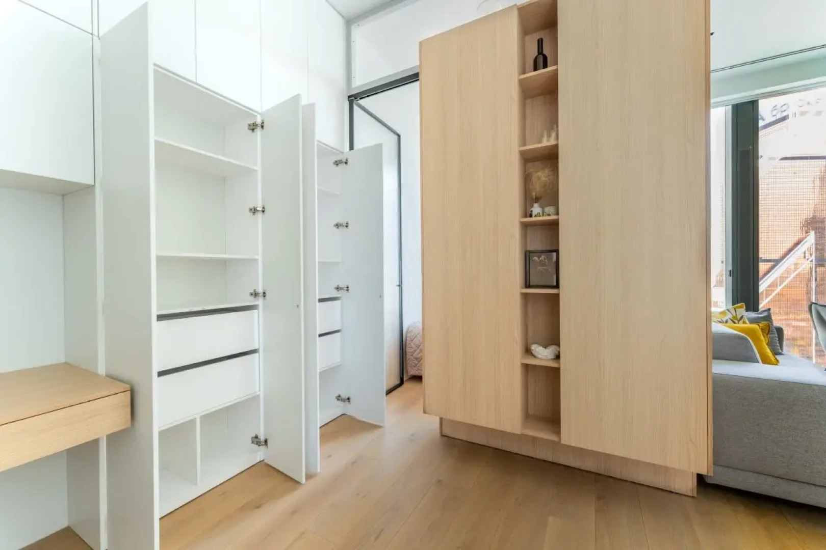 Уютная студия с видом на башни