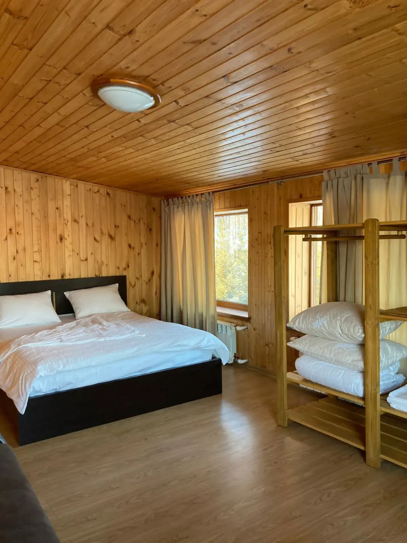 Коттедж на 17 гостей с красивым видом из окна и террасой