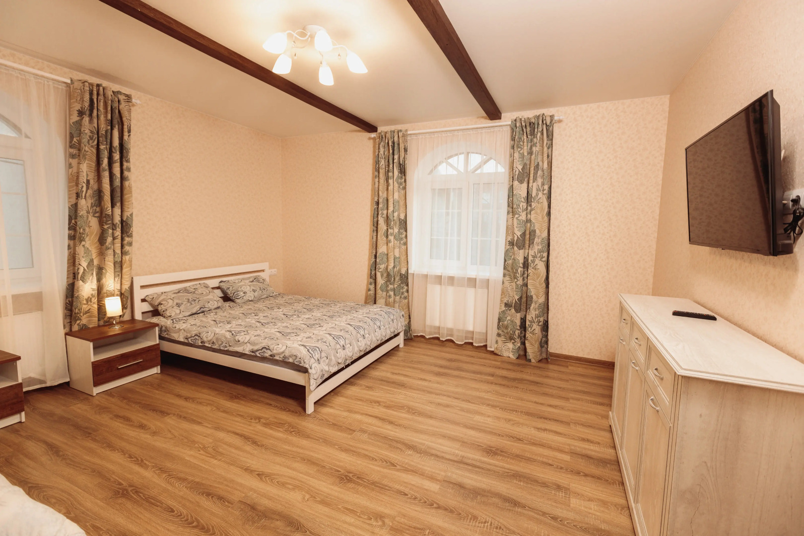 Квартира Двухкомнатная Московская 12