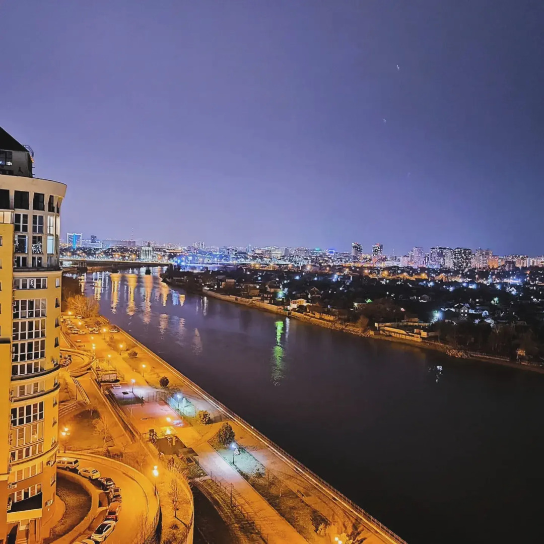 Квартира с большим телевизором и шикарным видом на реку Кубань 3