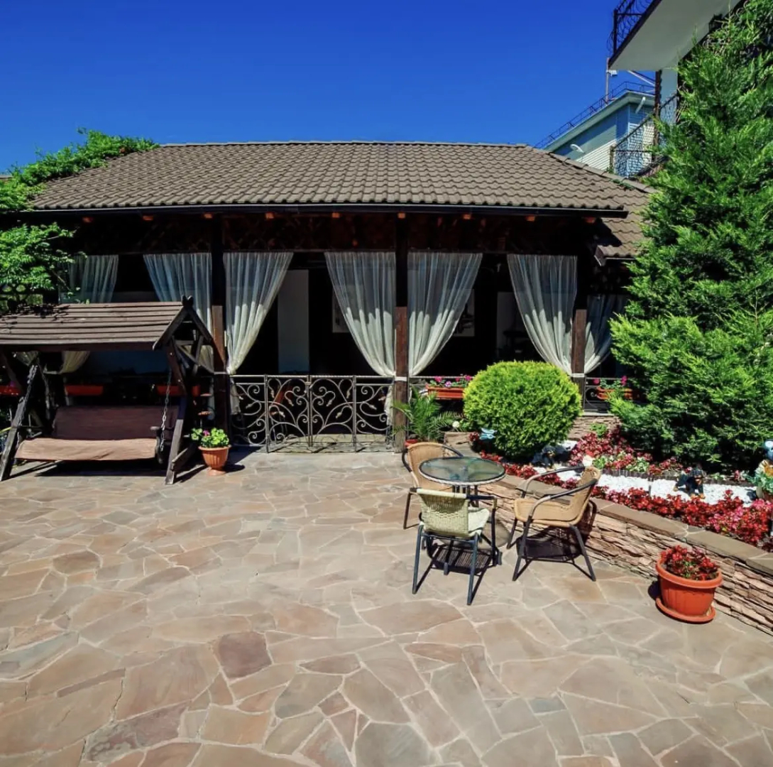 Отель Парадейсон