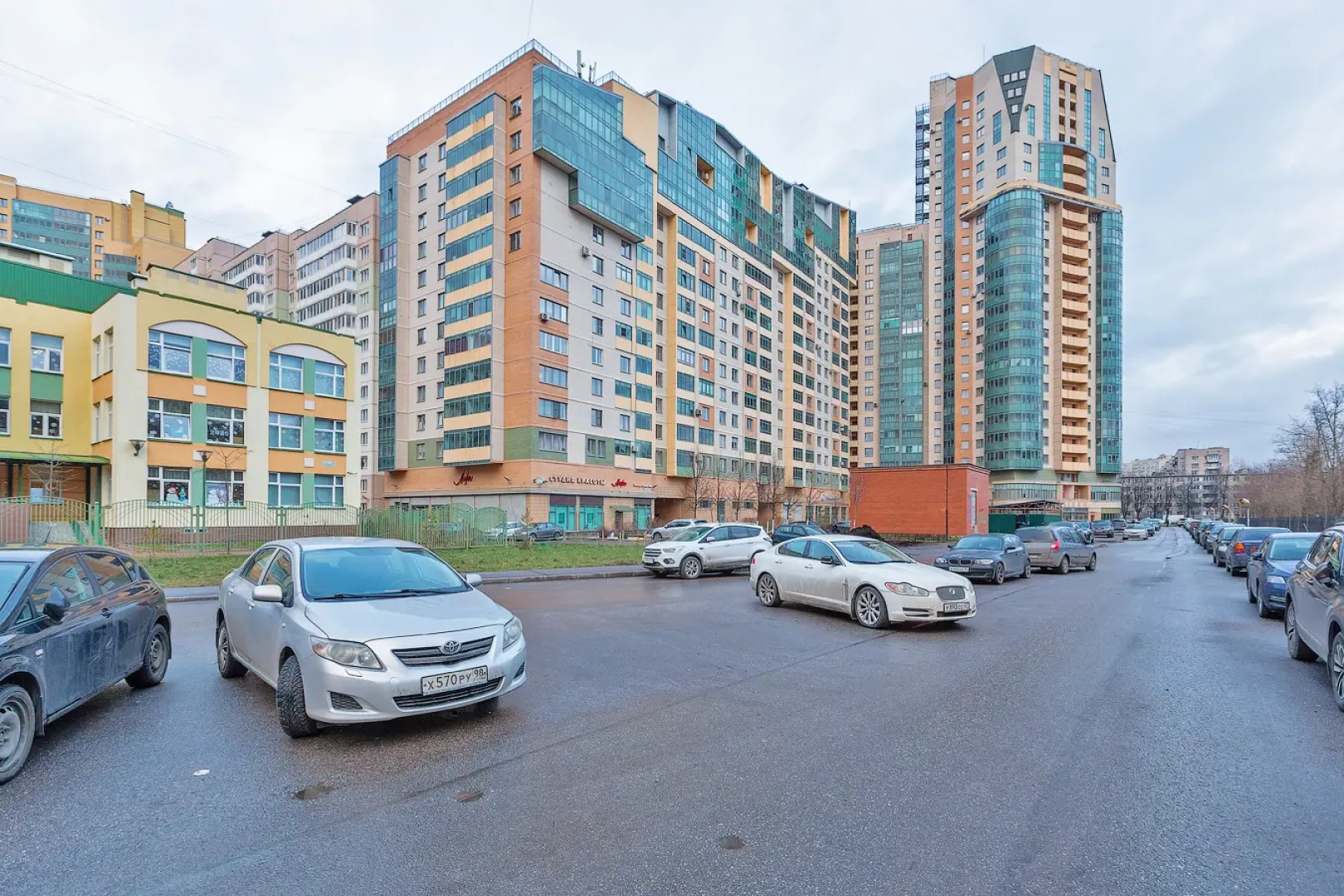 Апартаменты  метро Звездная