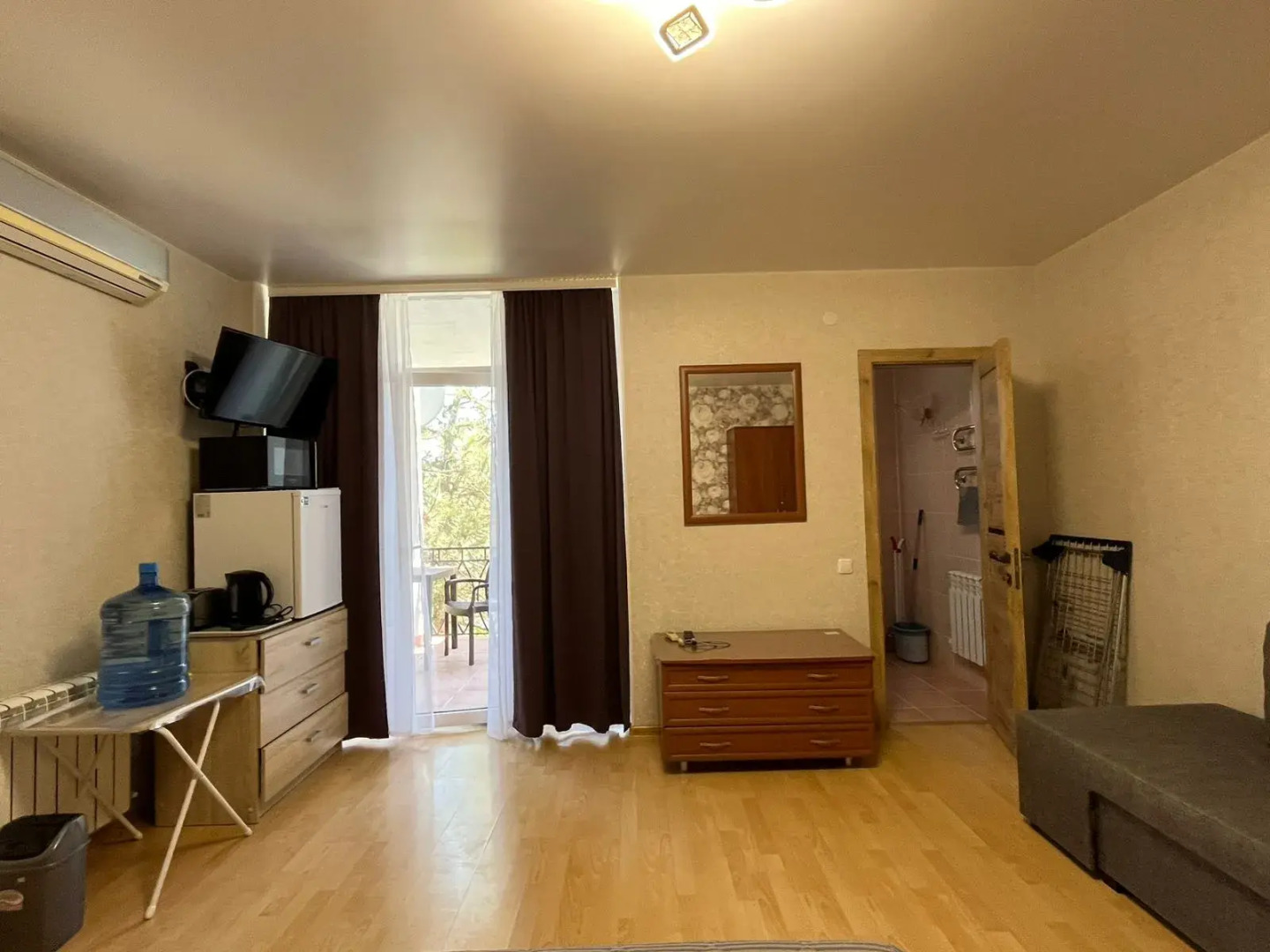 Апартаменты №2 Стандарт, 1 линия, боковой вид на море (4чел)