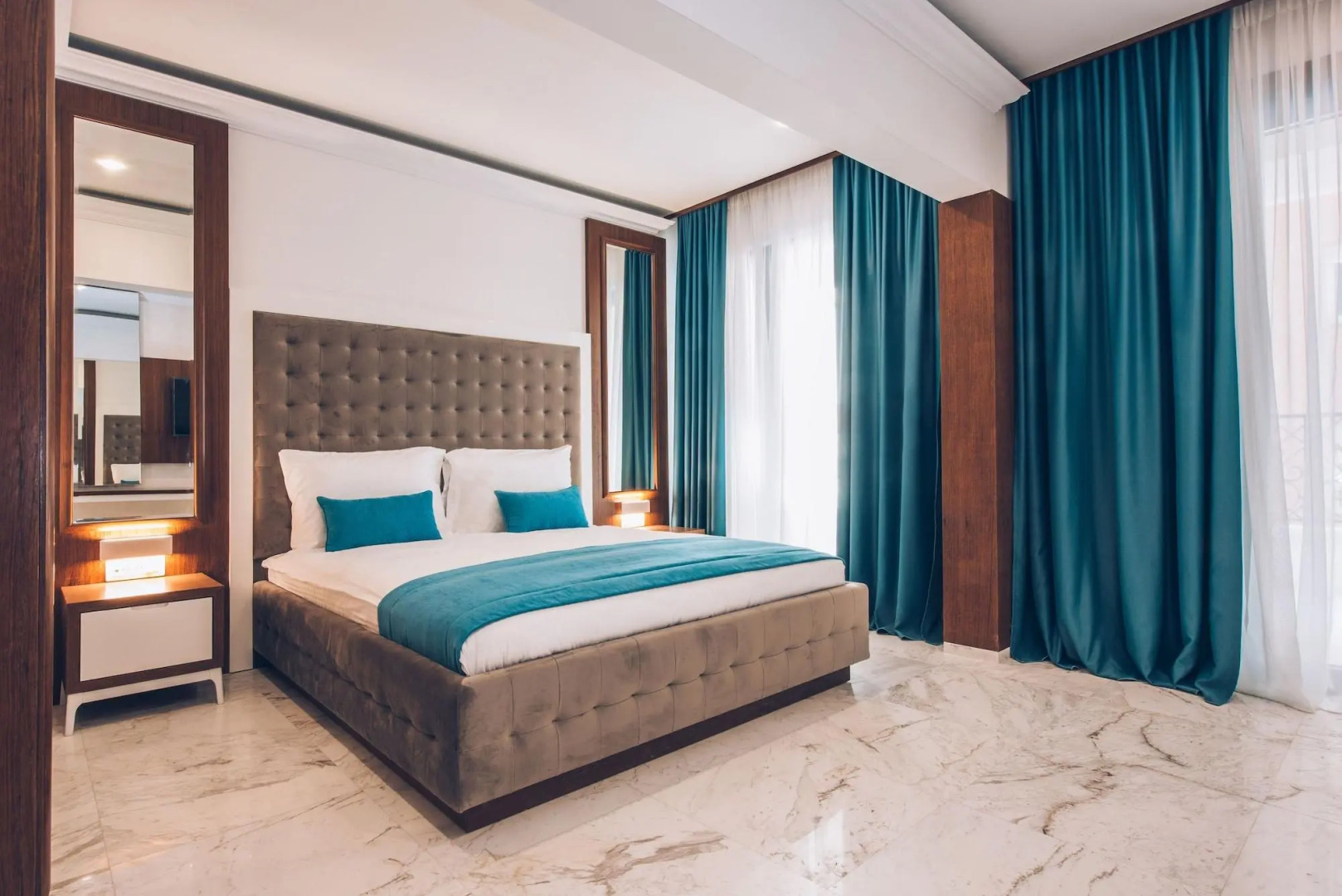 Отель Iberostar Slavija