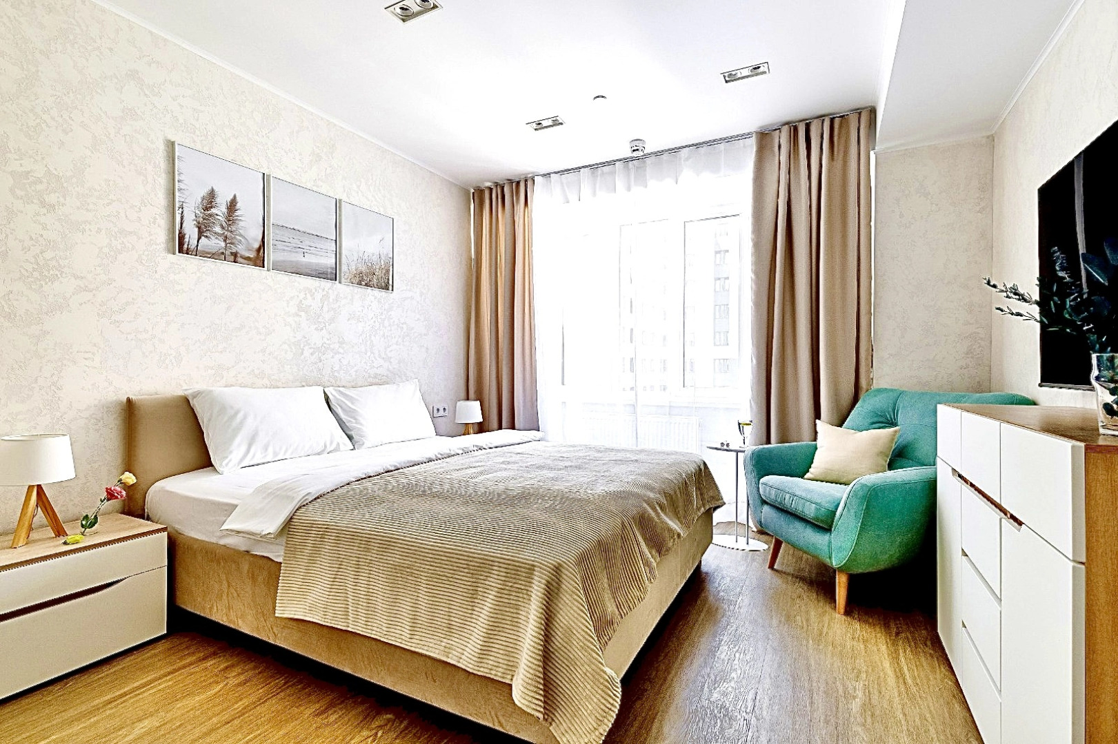 Апартаменты на Уральской 75/6