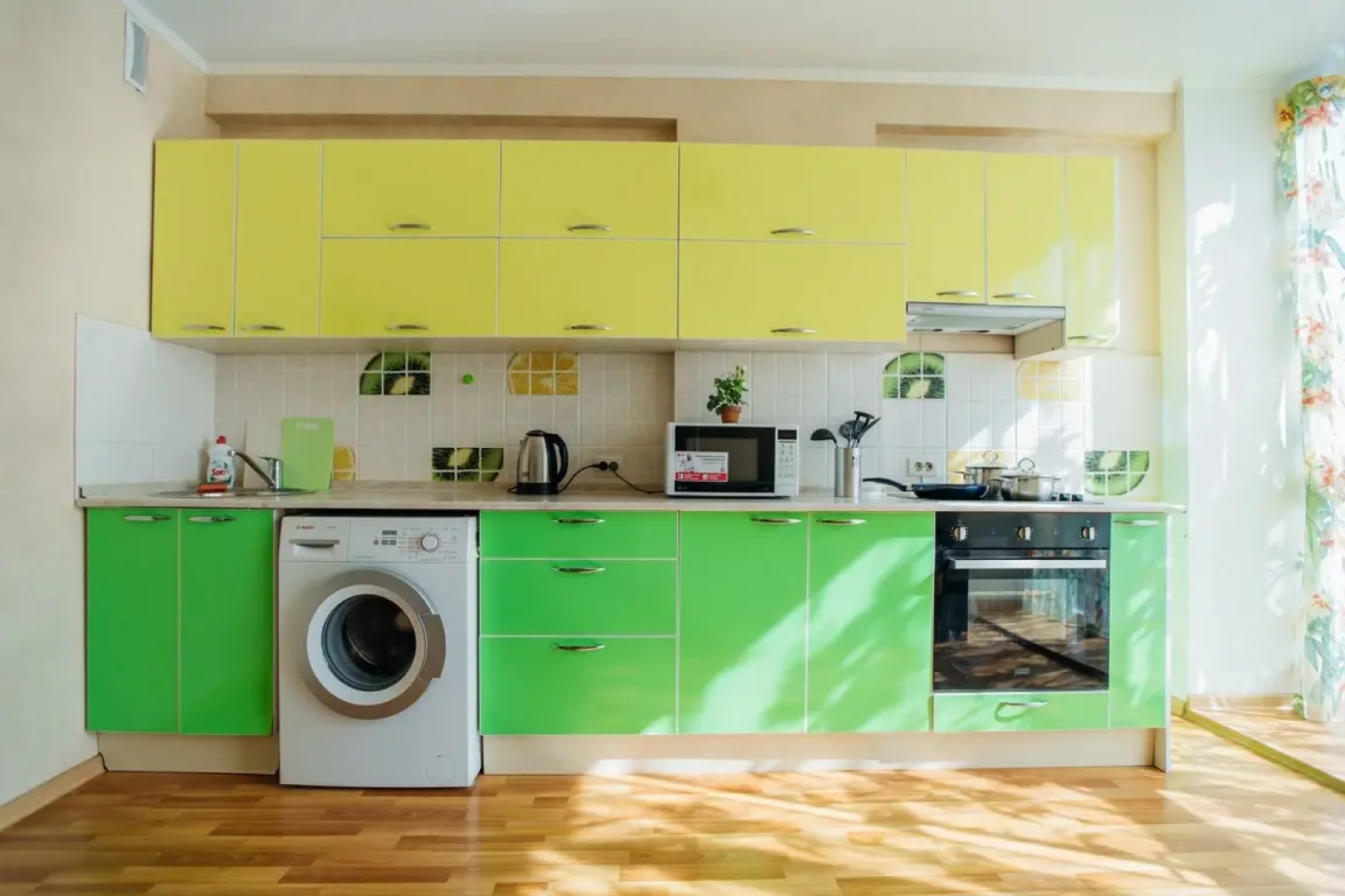 Апартаменты возле Музея Космонавтики в Новом доме с Панорамными окнами 4/16